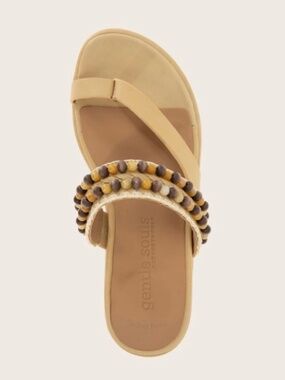 Gentle Souls Lentini Beaded Toe Loop Sandal Tan Leather SZ 9